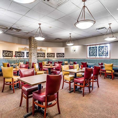 Hotel Wyndham Garden Wichita Downtown Zewnętrze zdjęcie