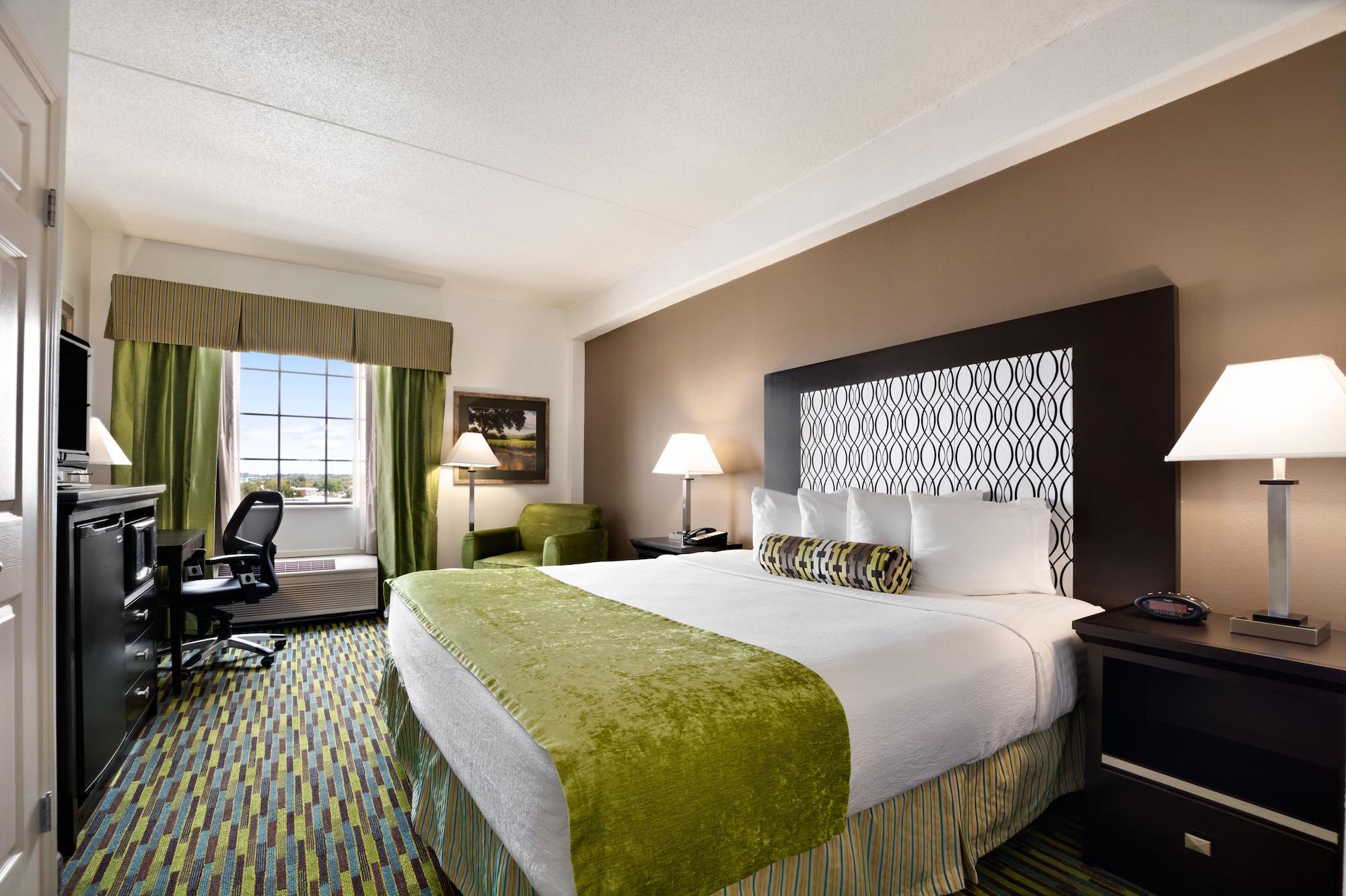 Hotel Wyndham Garden Wichita Downtown Zewnętrze zdjęcie