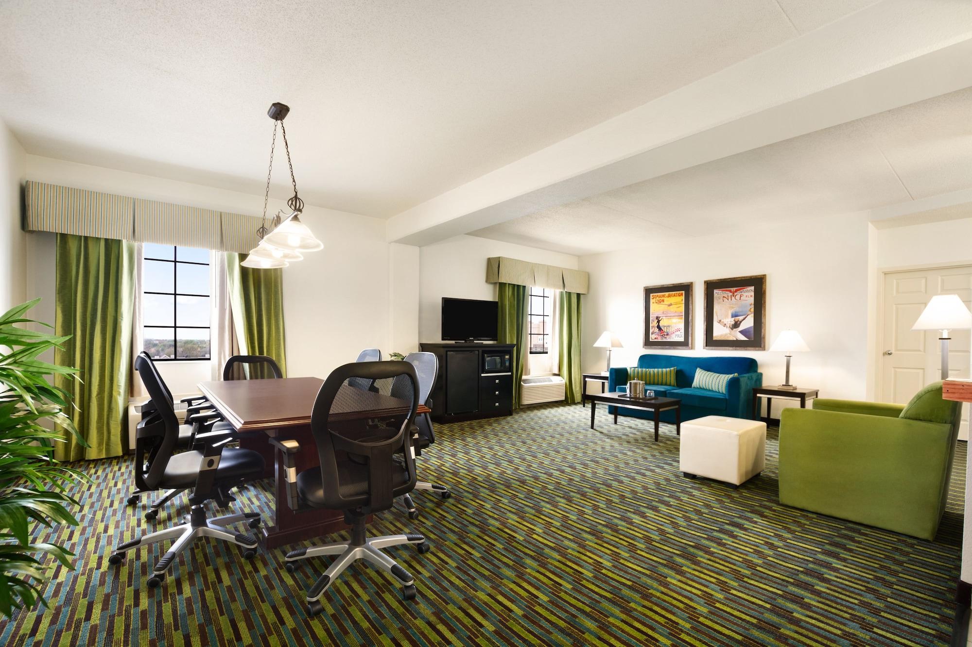 Hotel Wyndham Garden Wichita Downtown Zewnętrze zdjęcie