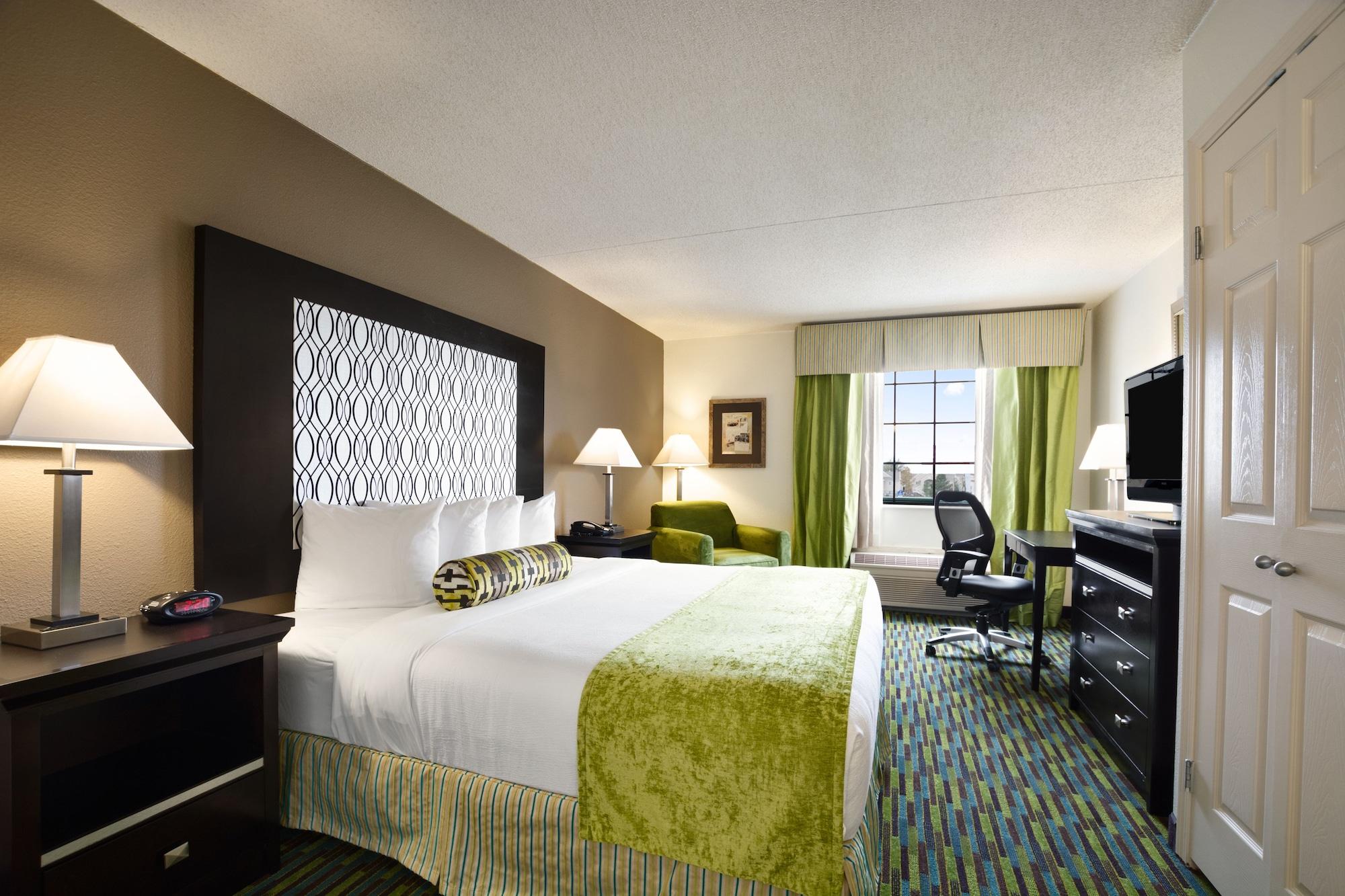 Hotel Wyndham Garden Wichita Downtown Zewnętrze zdjęcie