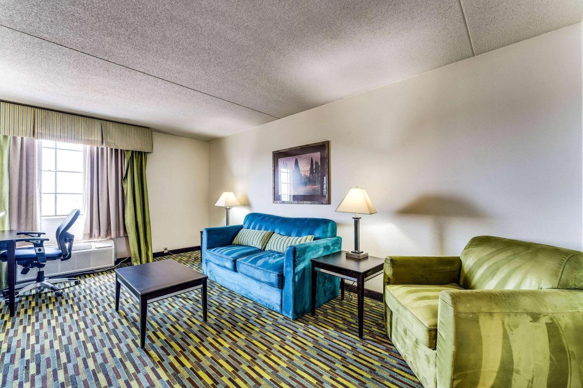 Hotel Wyndham Garden Wichita Downtown Zewnętrze zdjęcie