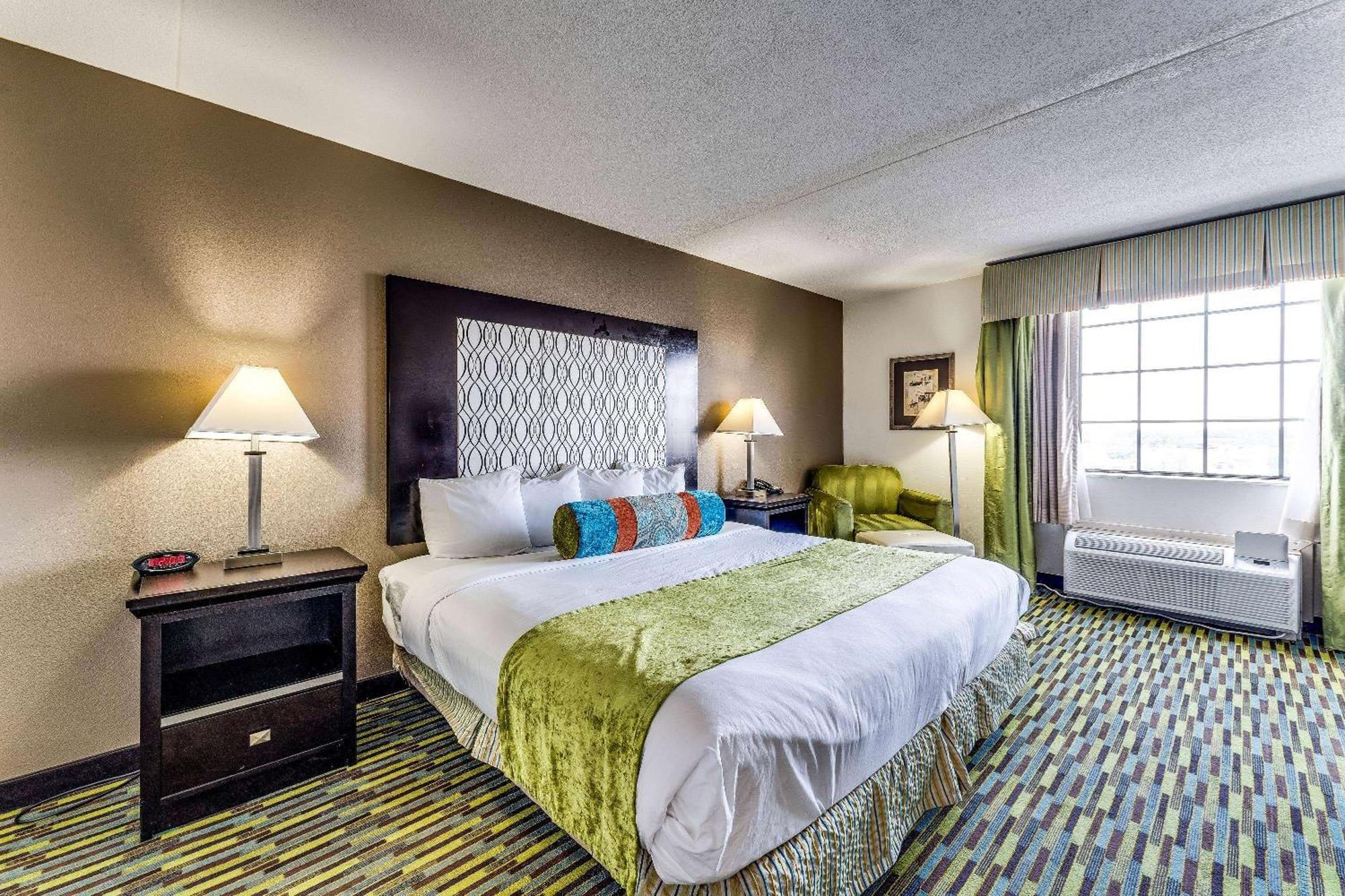 Hotel Wyndham Garden Wichita Downtown Zewnętrze zdjęcie