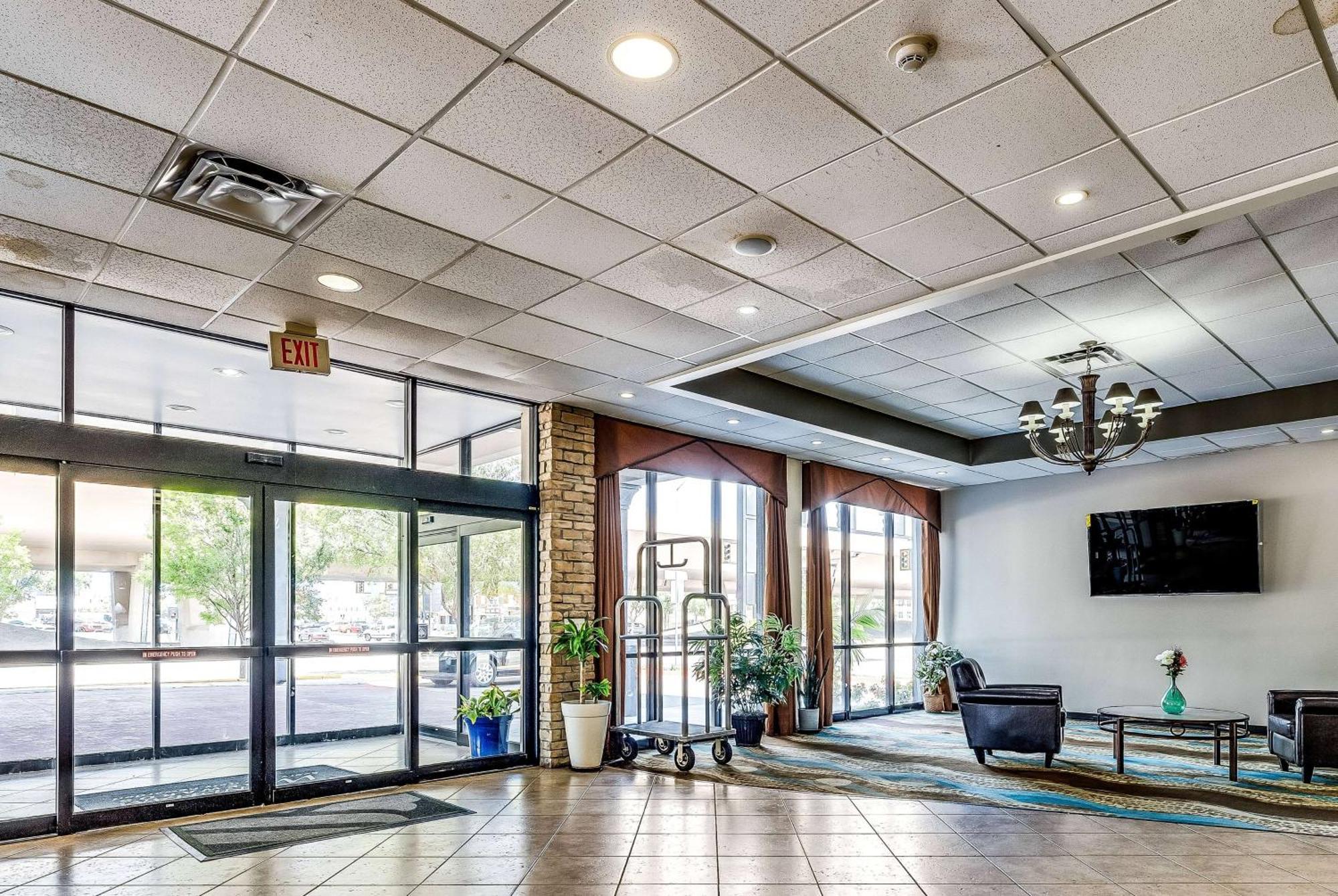 Hotel Wyndham Garden Wichita Downtown Zewnętrze zdjęcie