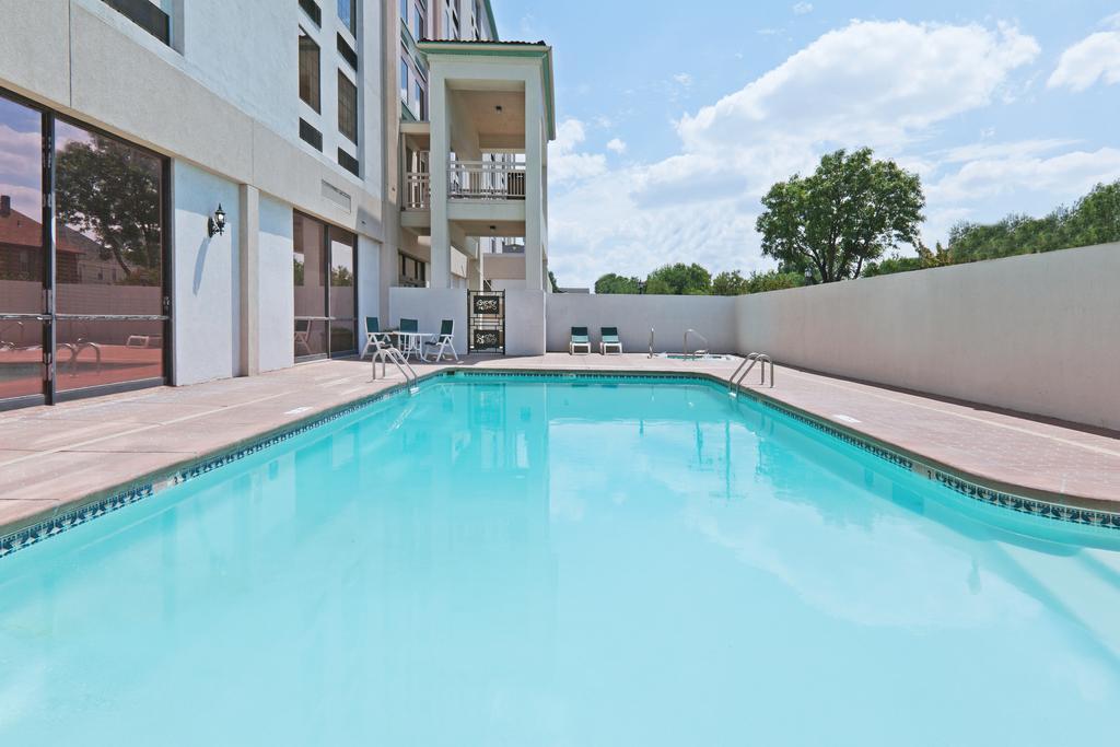 Hotel Wyndham Garden Wichita Downtown Zewnętrze zdjęcie